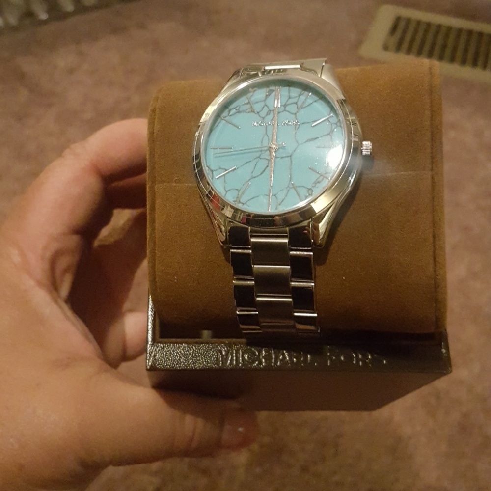 Watch - Picture 4 of 4